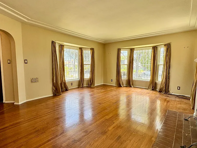 3513 S Sycamore Ave — Photo 8