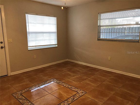 4th image of 2313 Lilly St
