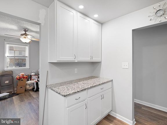 5th image of 2204 Olden Ave
