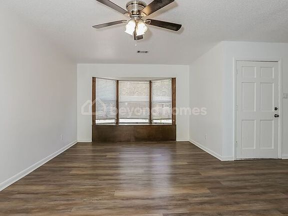 4th image of 318 Hillwood Dr
