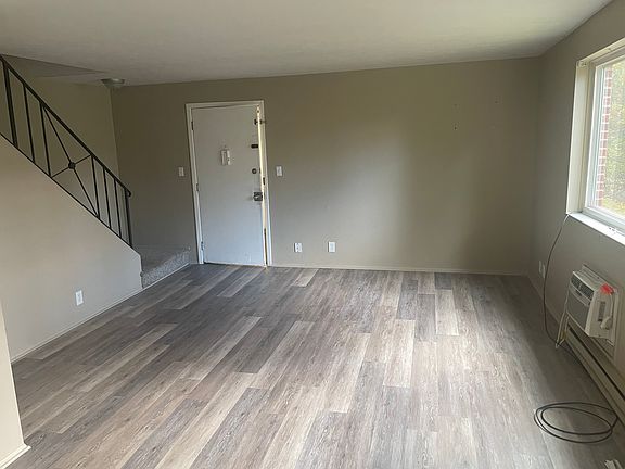 2nd image of 1935 Brookside Dr #213