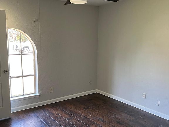 5th image of 3328 Glenwood Ln