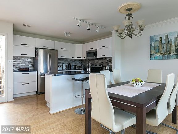 3rd image of 2426 Glengyle Dr #233