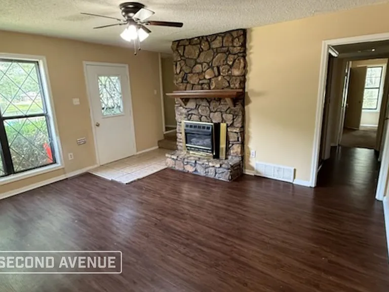 6384 Oak Park Dr — Photo 2