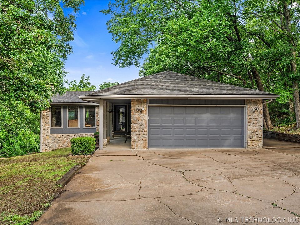 1st image of 1329 Oakdale Dr