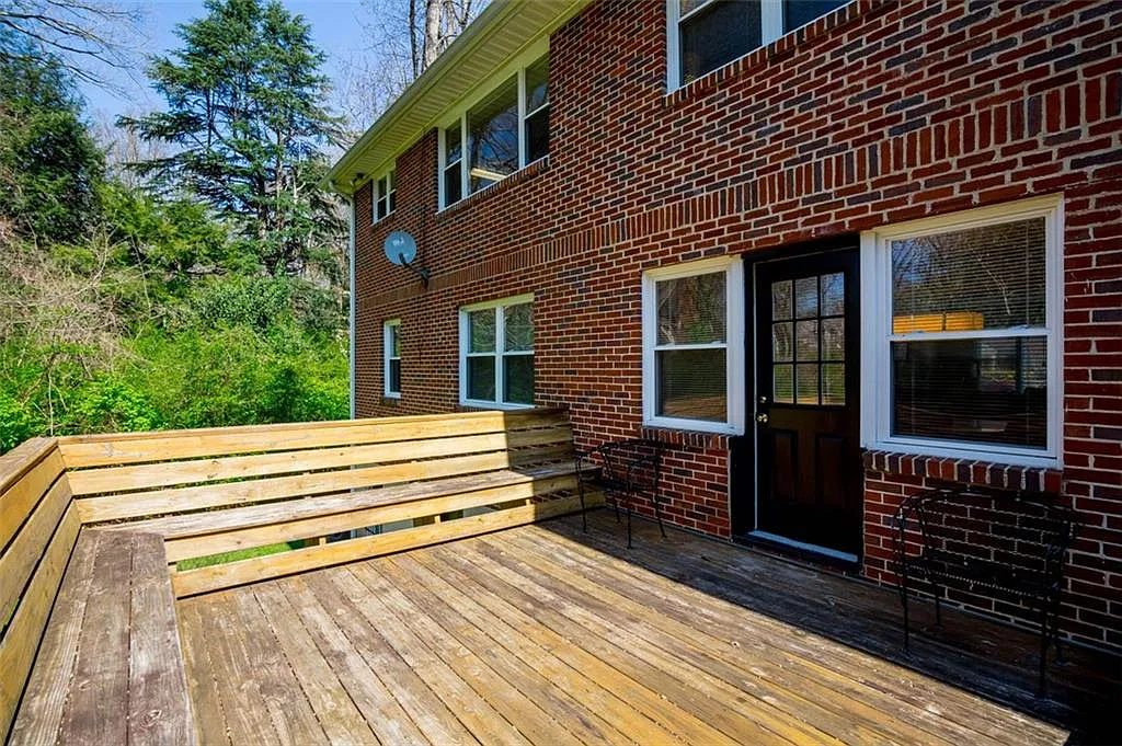 3 bed, 1.5 bath, 1500 sqft, $2,750 — Photo 3