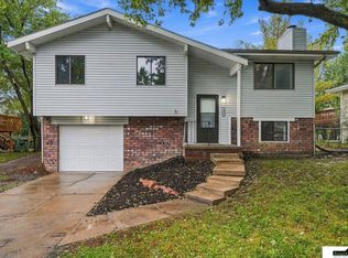423 Bridger Rd, Lincoln, NE 68521