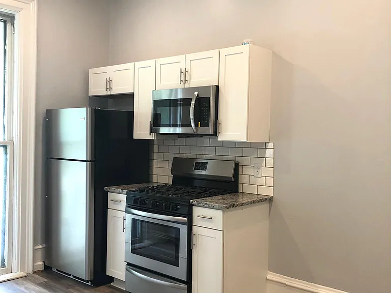 214 Green St #1 — Photo 9
