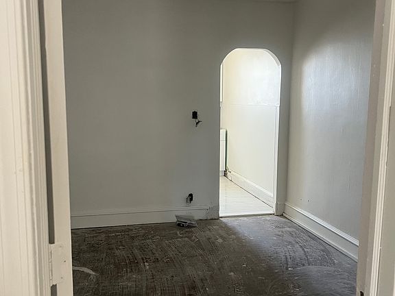 4th image of 202 W Godfrey Ave Floor 1