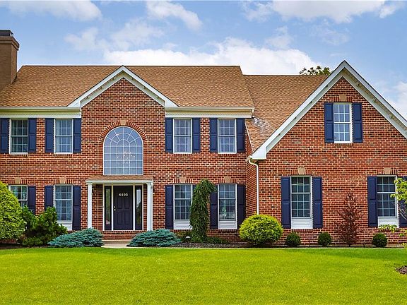 2nd image of 4403 Loraine Ln