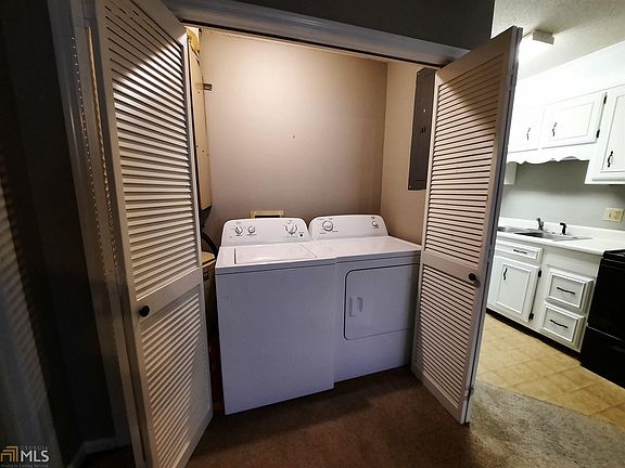 5th image of 230 Lanier Dr #11