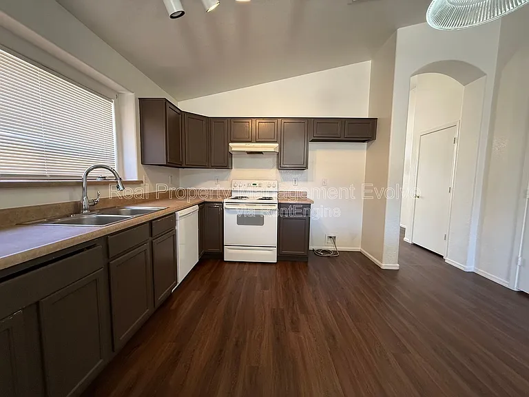 4935 W Ardmore Rd — Photo 7