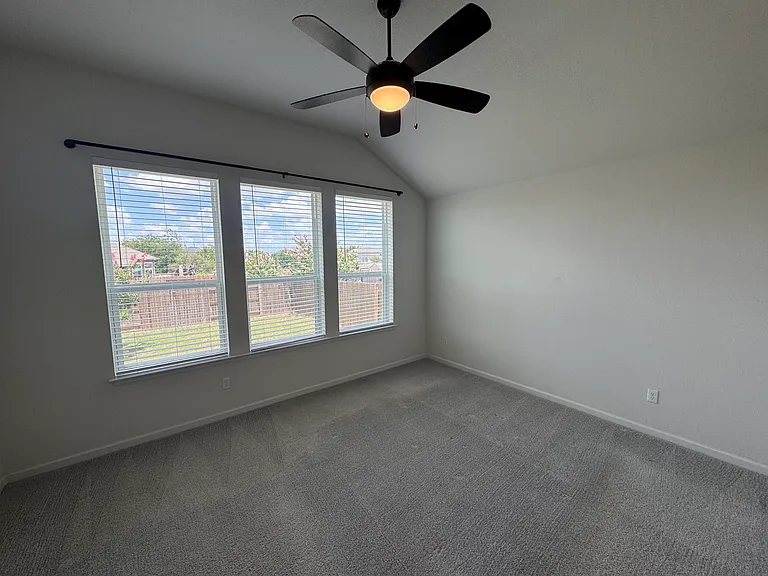 1136 Olympic Ln — Photo 10