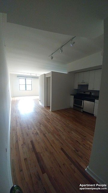 2nd image of 1826 N Milwaukee Ave APT 2RN