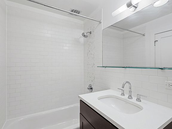 5th image of 306 E 89th St APT 4D