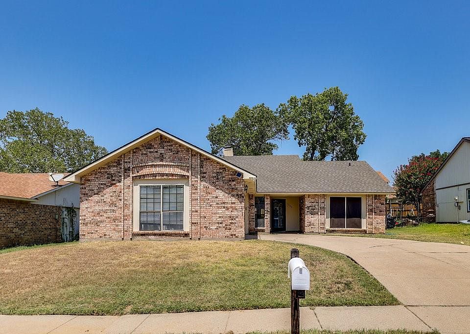 1st image of 7105 Forestview Dr