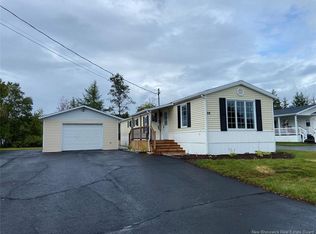 28 Le Paradis Row, Edmundston, NB E7B 1T7