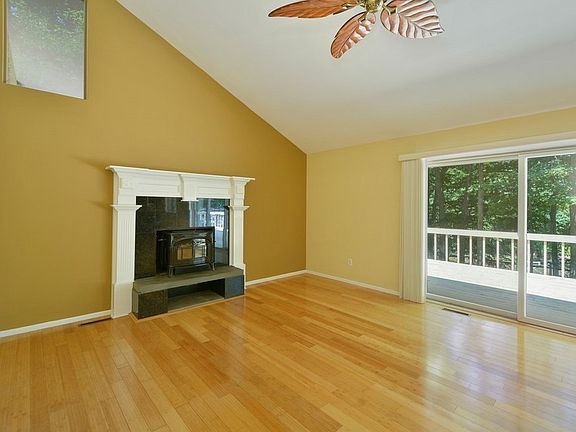 5th image of 755 Long Creek Dr