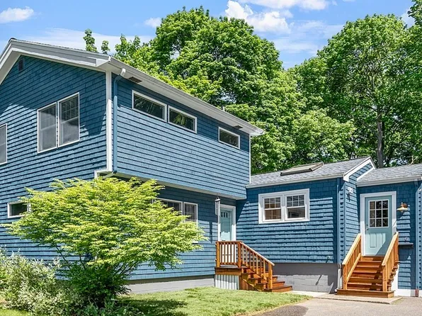 6 Smith Ln #6, Manchester, MA 01944