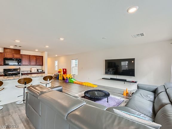 5th image of 5548 Anshan St