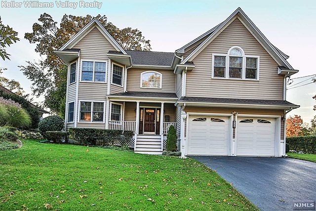 1st image of 498 Fairview Ave