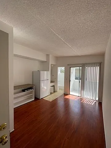 Building Photo - 3730 Midvale Ave #19