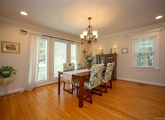 5th image of 9924 Warwickshire Ln