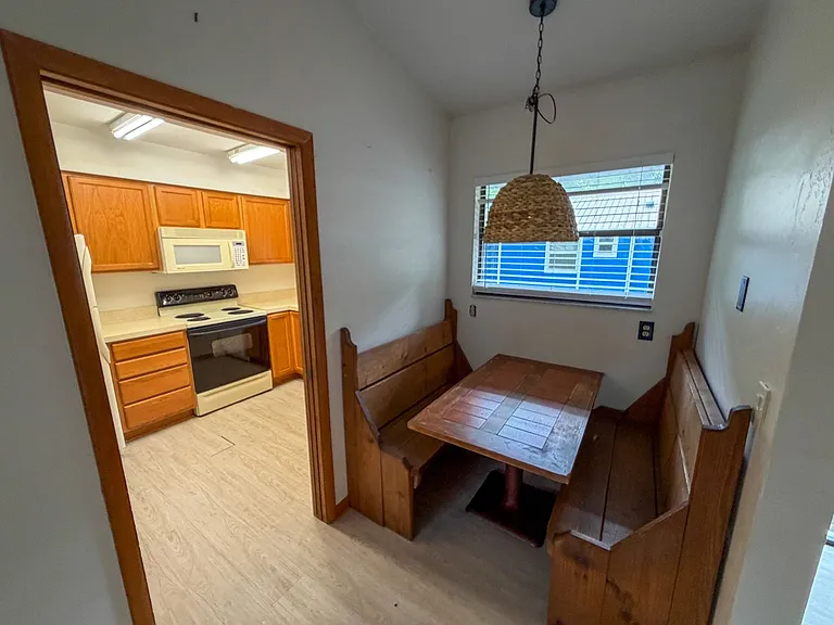 2260 W University Ave — Photo 5