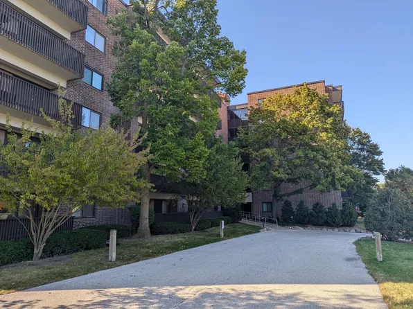 920 Vose Dr APT 504, Gurnee, IL 60031