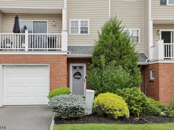 28 Castle Dr, Berkeley Heights, NJ 07922