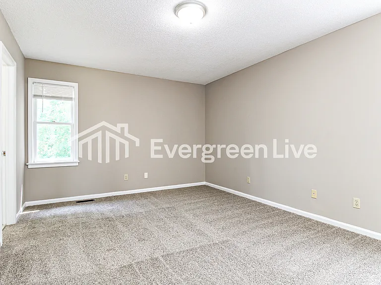 280 Conrad Cir — Photo 12