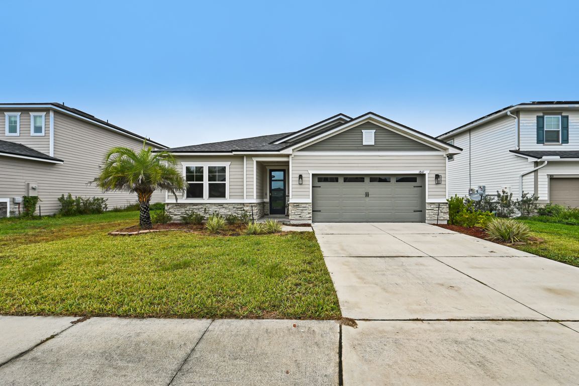 Amberly Dr-S2910-001.jpg