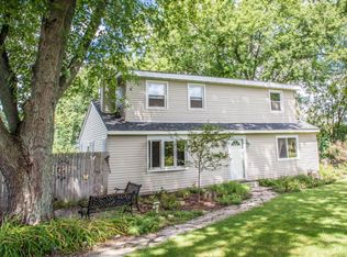 1342 Spring Valley Rd, Burlington, WI 53105
