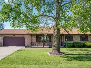 27431 Honeysuckle Ln, Elkhart, IN 46517
