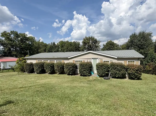 110 Jefferson St, Crab Orchard, WV 25827