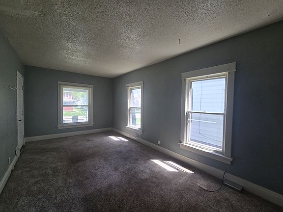 4th image of 408 Locust St