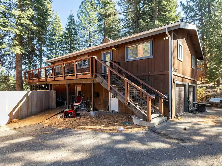 10990 Palisades Dr — Photo 31