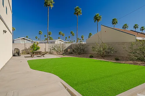 2502 E Paradise Ln Photo 1