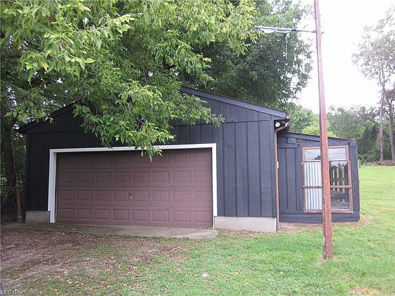 4th image of 4276 Hattrick Rd