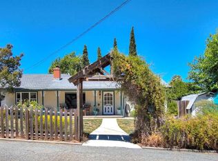 7 Pettit Ln, Martinez, CA 94553