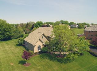 7 Middletree Ln, Hawthorn Woods, IL 60047