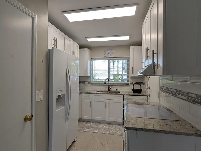 331 Tequesta Dr #123 — Photo 4
