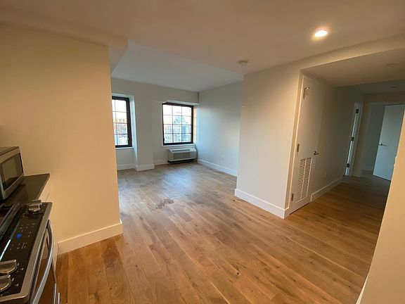 3rd image of 504 Myrtle Ave #8GG