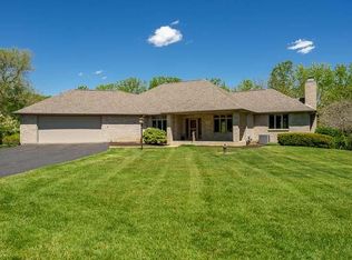 1463 Sunmeadow Ln, Rockford, IL 61107