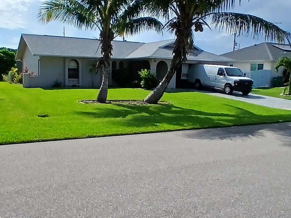 1st image of 3745 SW 1st Ave
