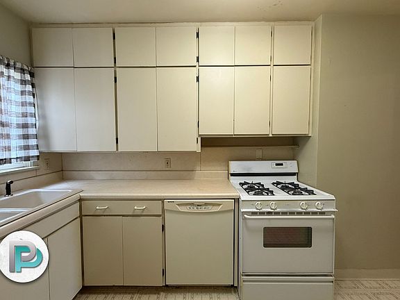 4th image of 221 2nd St NE #2