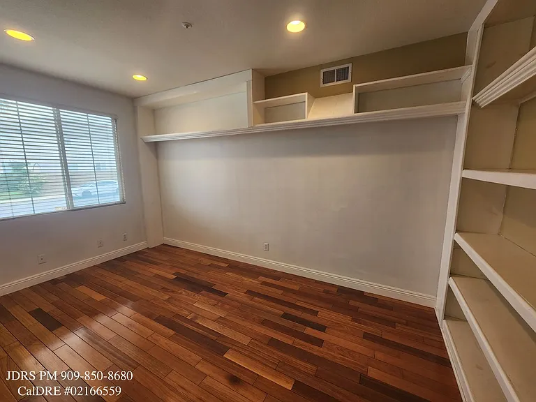 15752 Home Ct — Photo 8