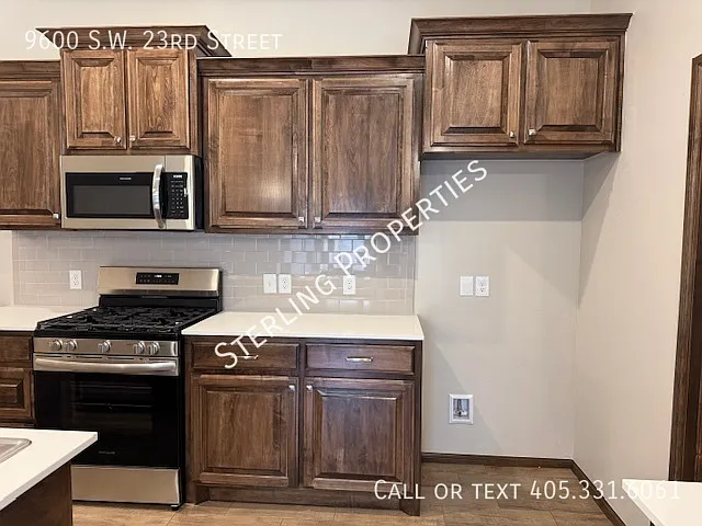 9600 SW 23rd St — Photo 12