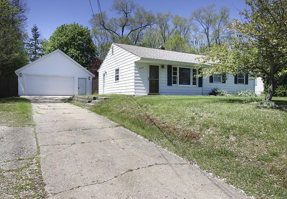 1st image of 2823 Brook Dr