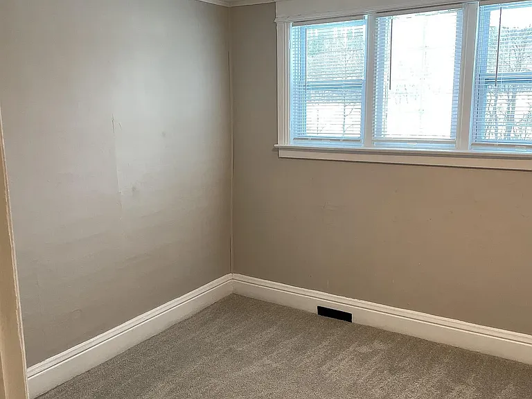 124 Baldwin Ave — Photo 4